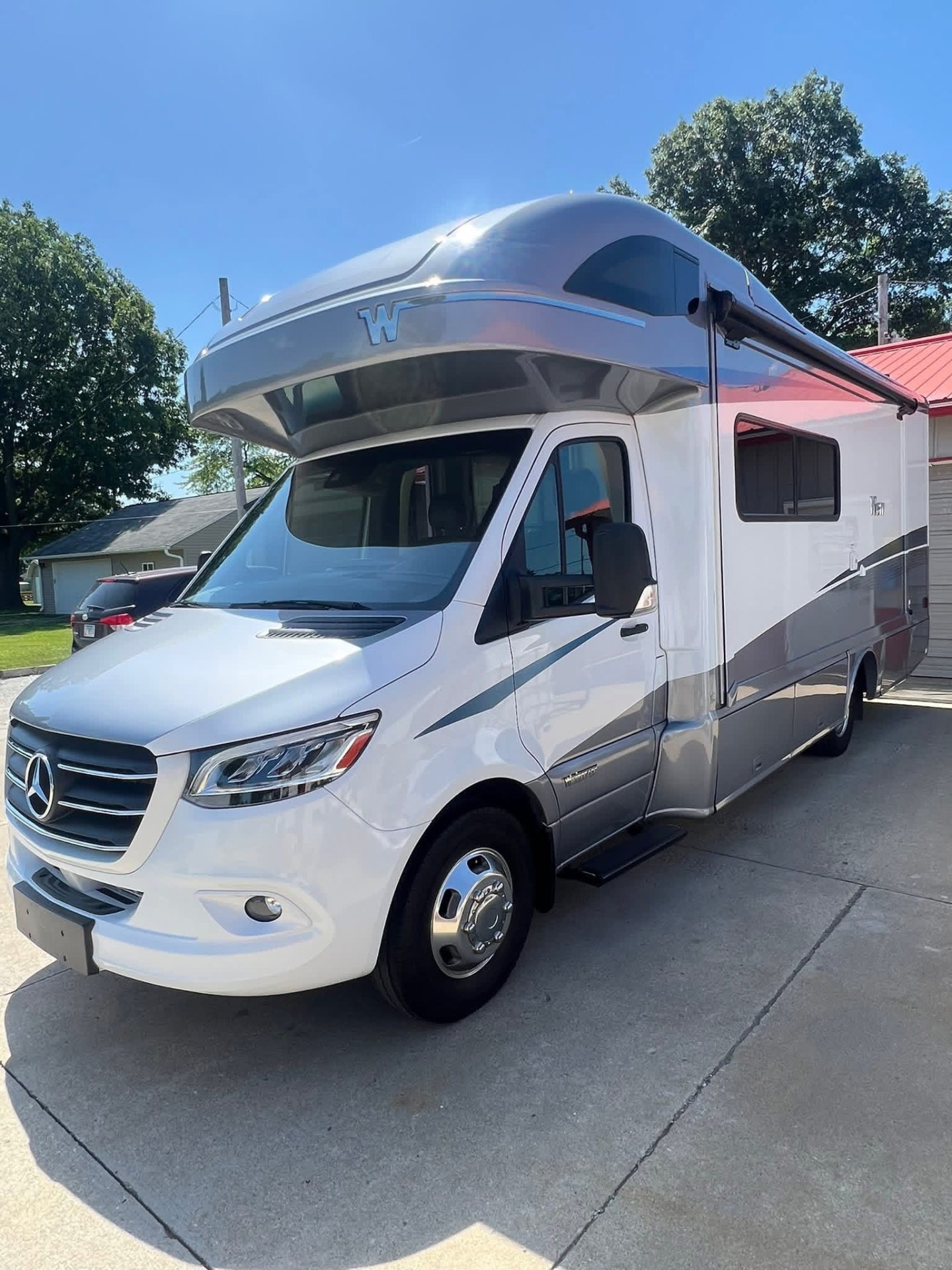 RV Detail — Winnebago